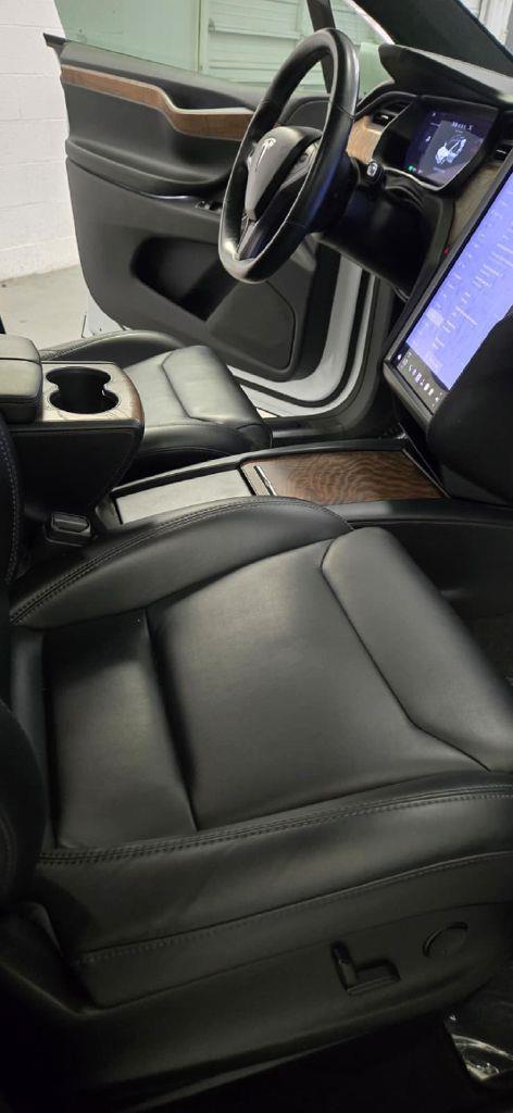 Tesla Model X 75D 2019