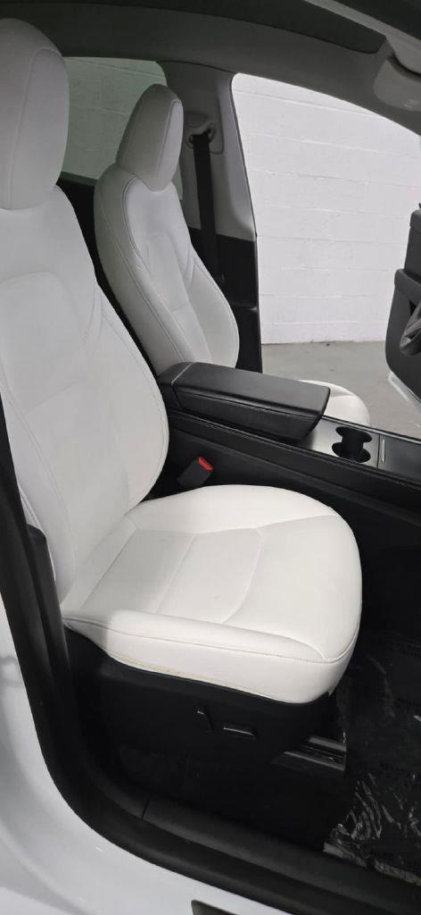Tesla Model Y Long Range AWD 2024