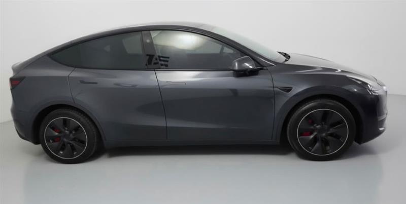 Tesla Model Y Long Range AWD 2024