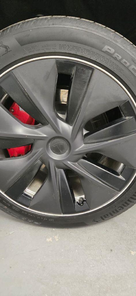 Tesla Model Y Long Range AWD 2024