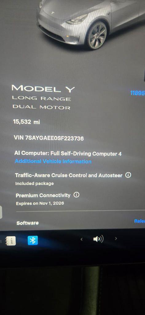 Tesla Model Y  2025