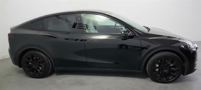 Tesla Model Y Long Range AWD 2023