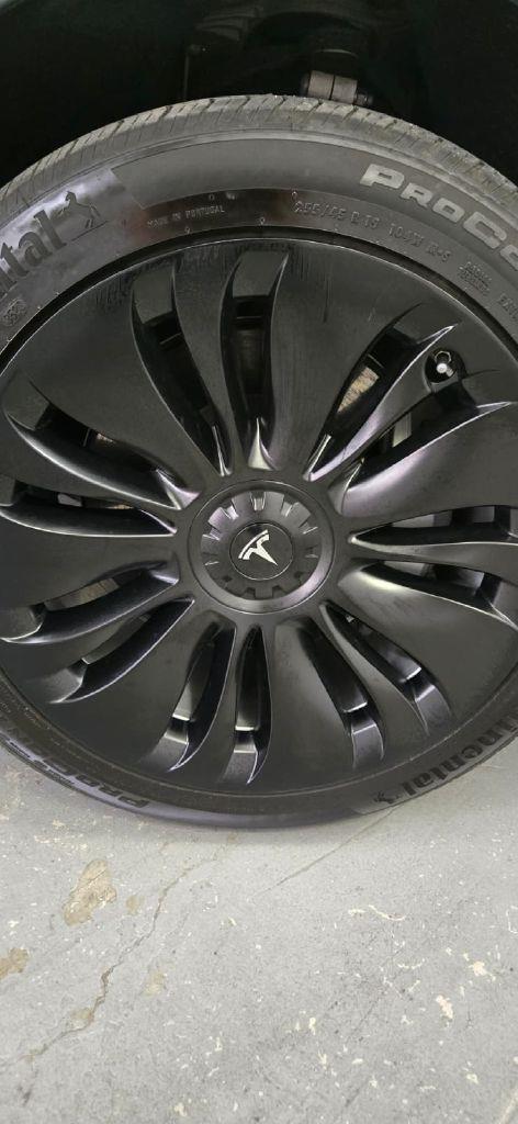 Tesla Model Y Long Range AWD 2023