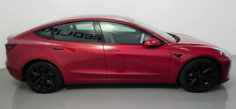Tesla Model 3  2021