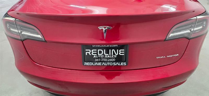 Tesla Model 3  2021