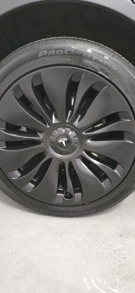 Tesla Model Y Long Range AWD 2025