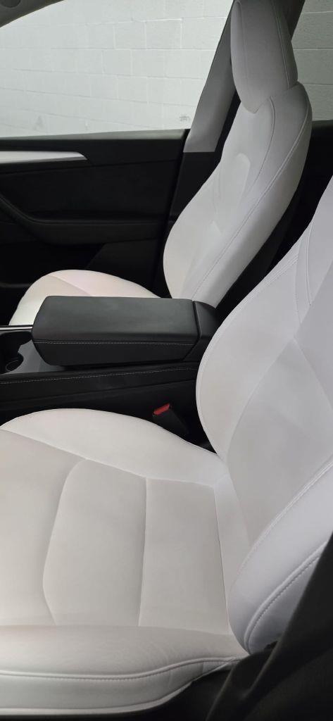 Tesla Model Y Long Range AWD 2025