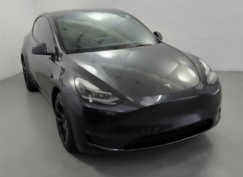 Tesla Model Y Long Range AWD 2024