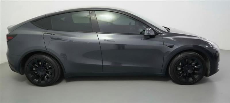 Tesla Model Y Long Range AWD 2024
