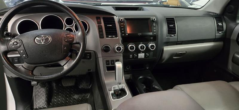 Toyota Sequoia Limited 4WD 2013