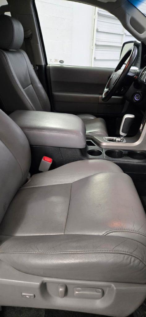 Toyota Sequoia Limited 4WD 2013