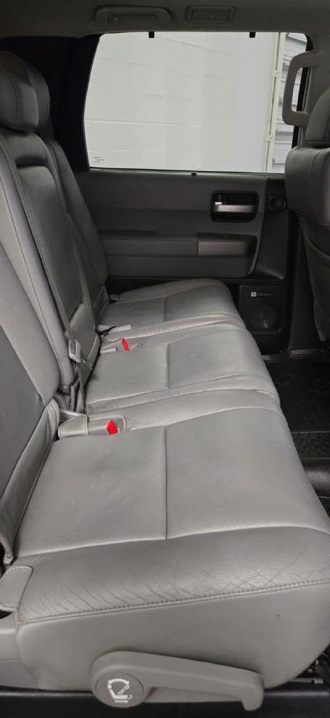 Toyota Sequoia Limited 4WD 2013