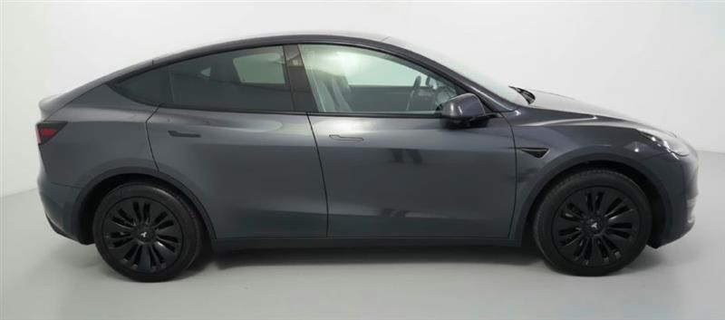 Tesla Model Y Long Range AWD 2024