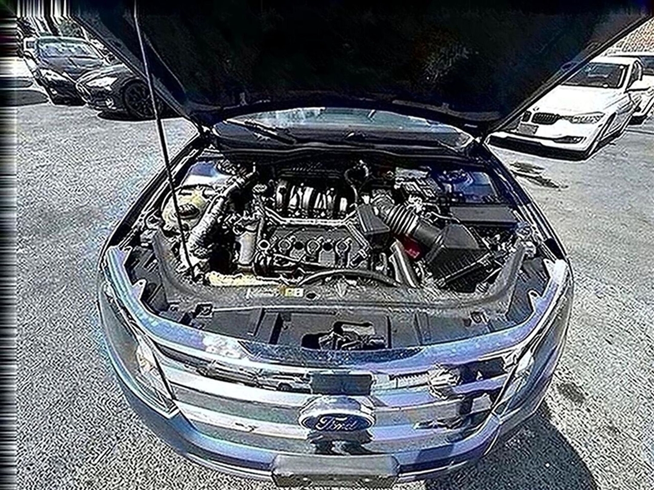 Ford Fusion SE FWD 2010