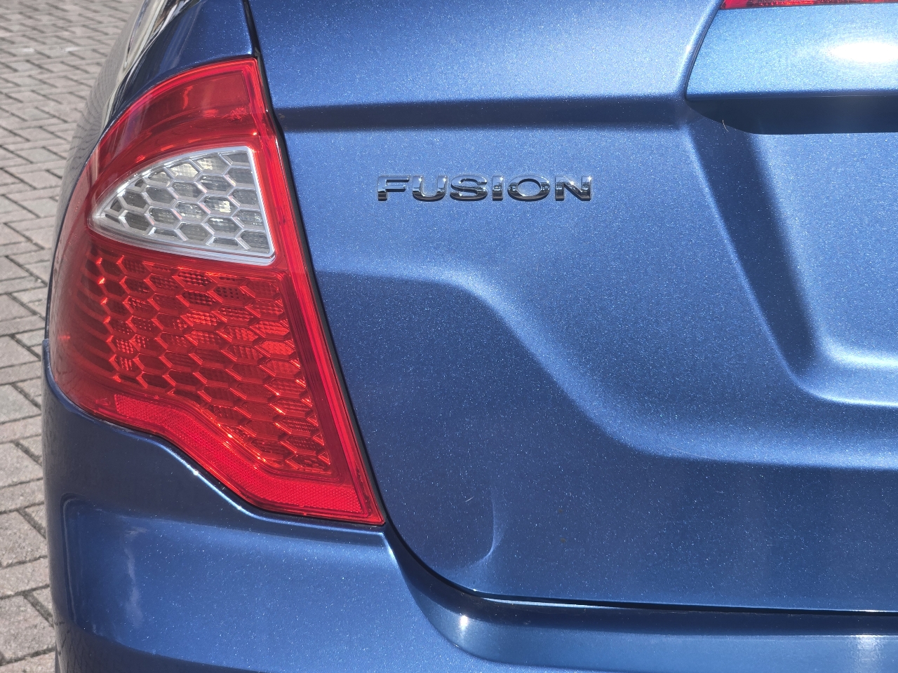 Ford Fusion SE FWD 2010