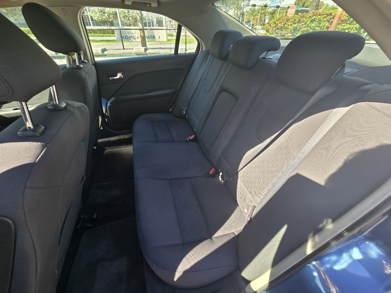 Ford Fusion SE FWD 2010