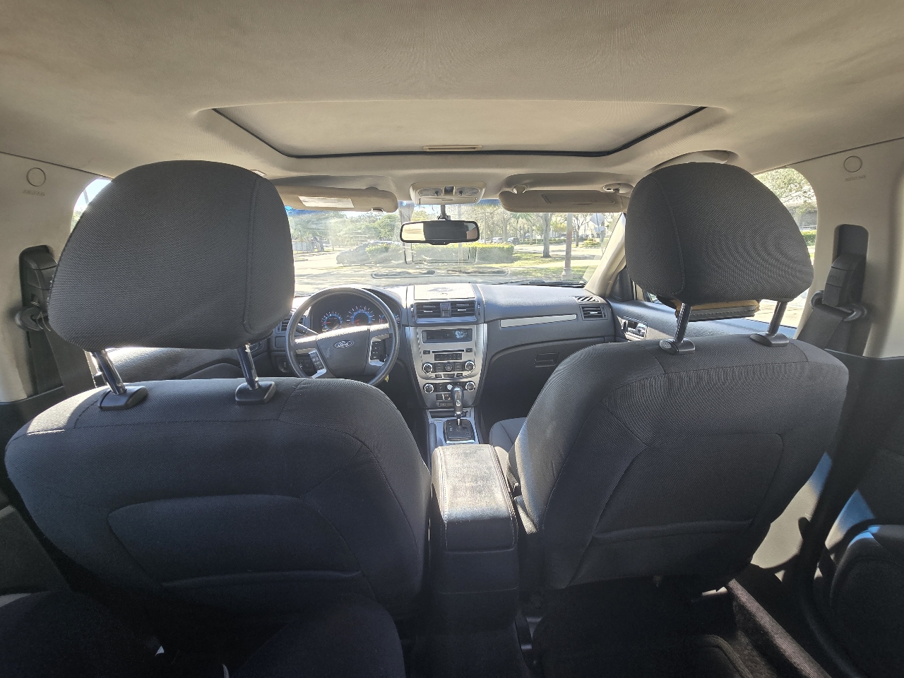 Ford Fusion SE FWD 2010