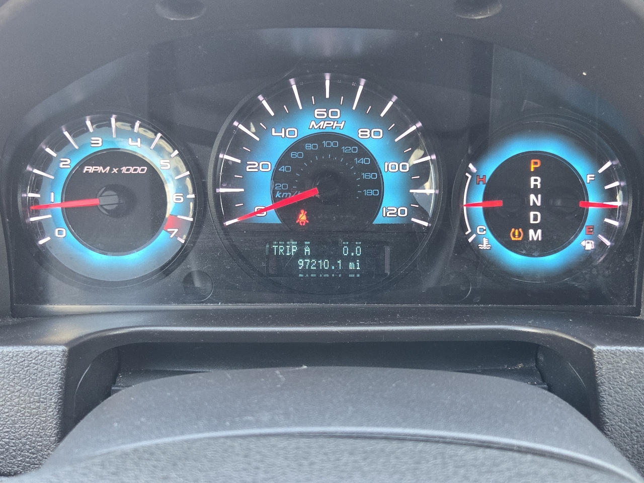 Ford Fusion SE FWD 2010