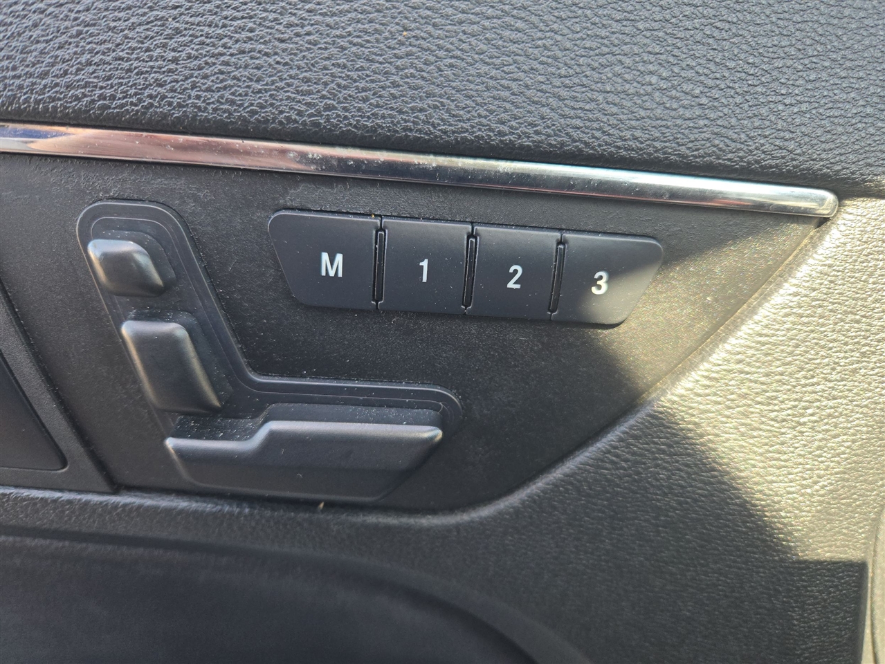 Mercedes-Benz E350  2011