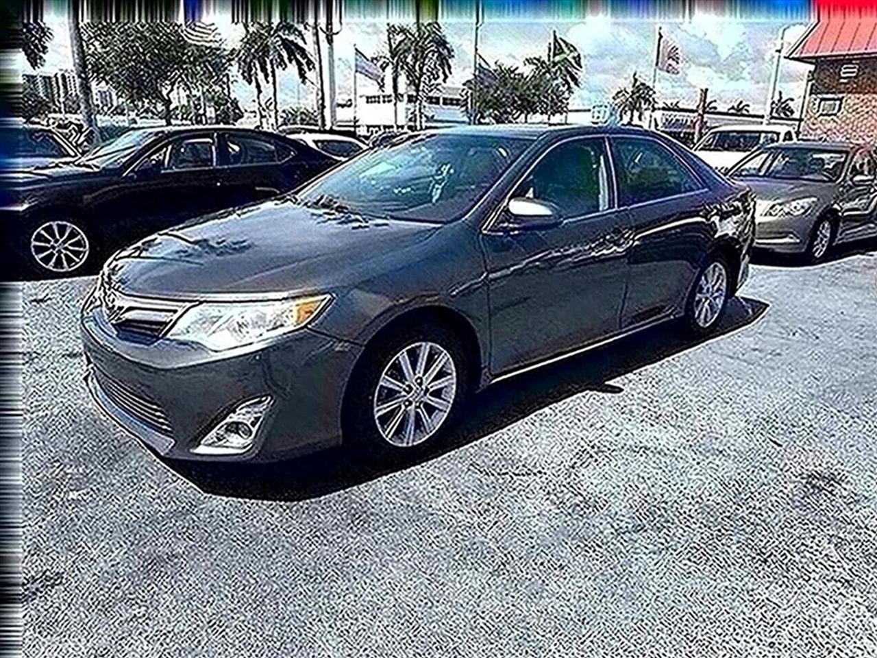 Toyota Camry XLE V6 2014