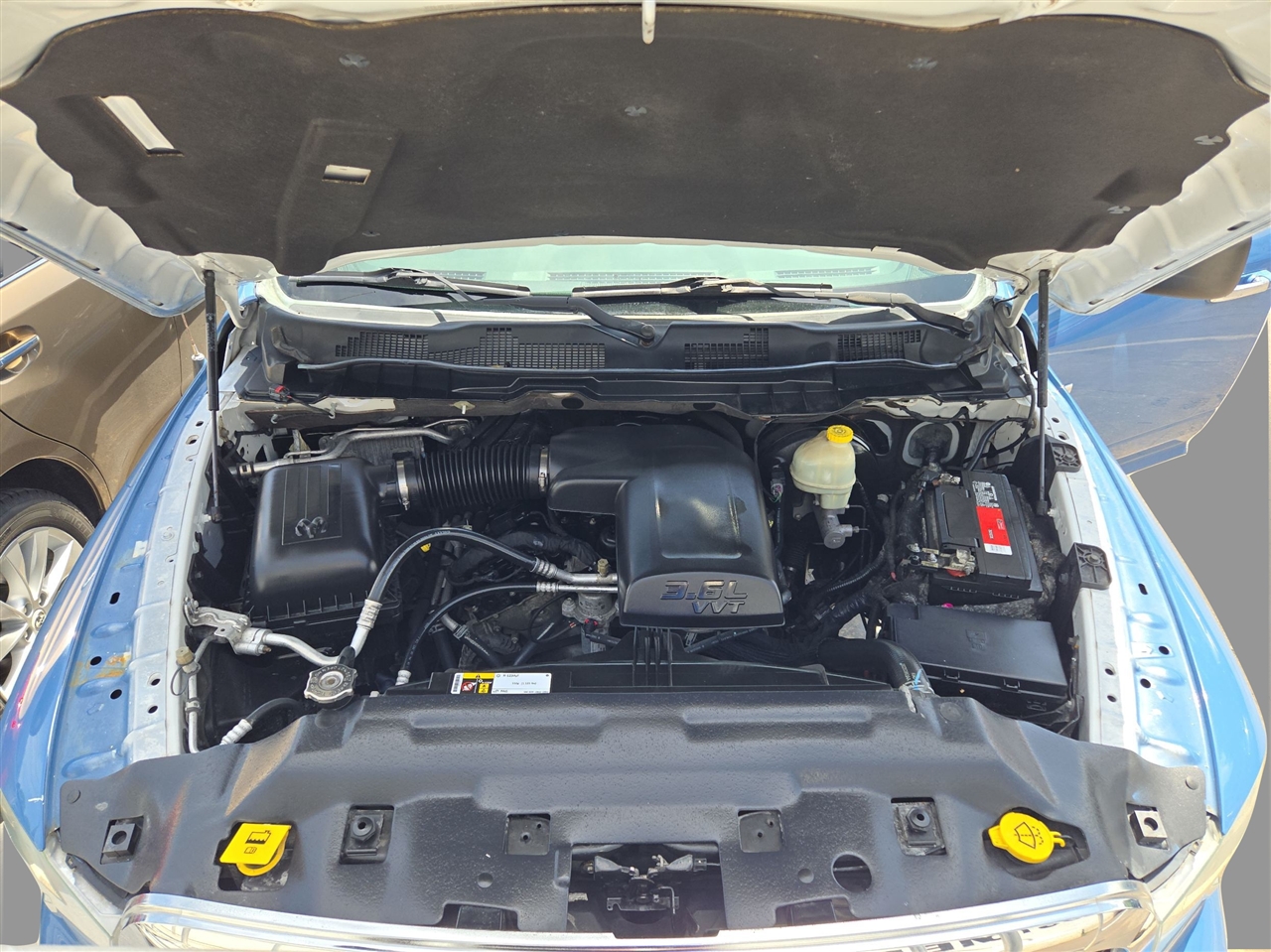 Dodge Ram 1500 SLT  2016