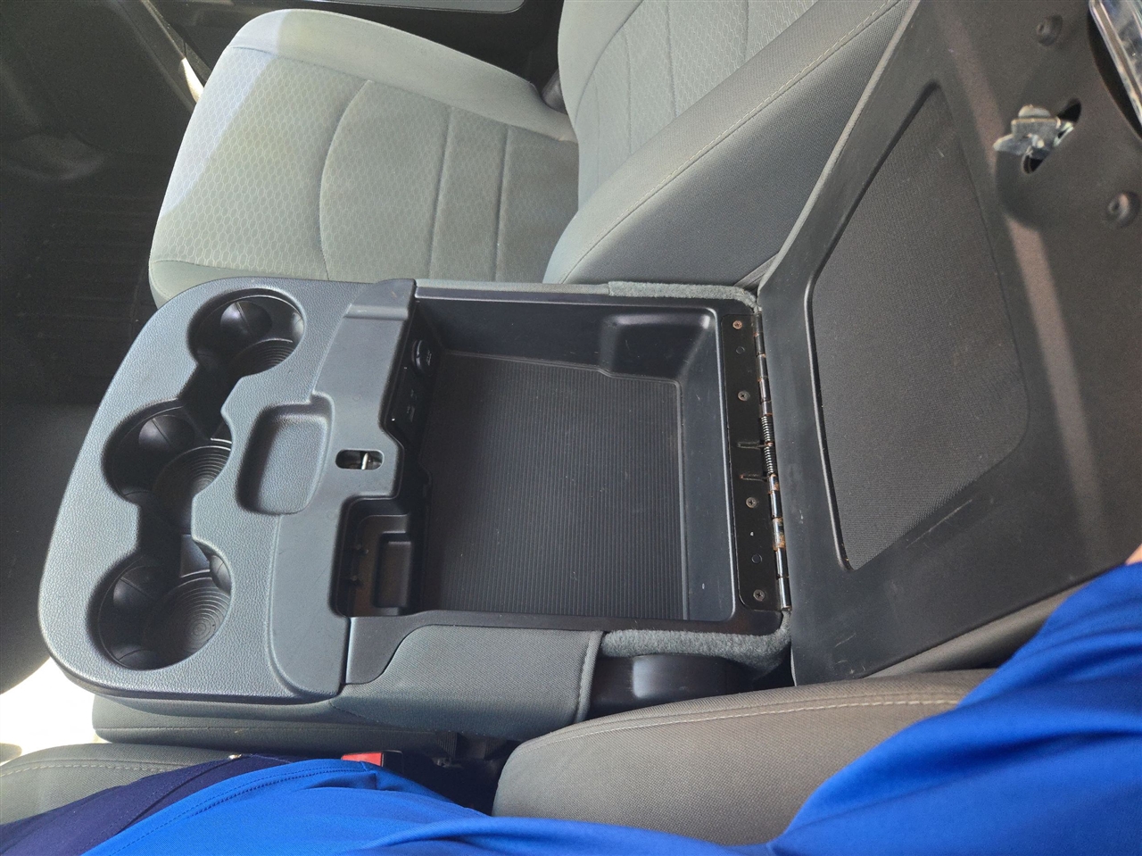 Dodge Ram 1500 SLT  2016