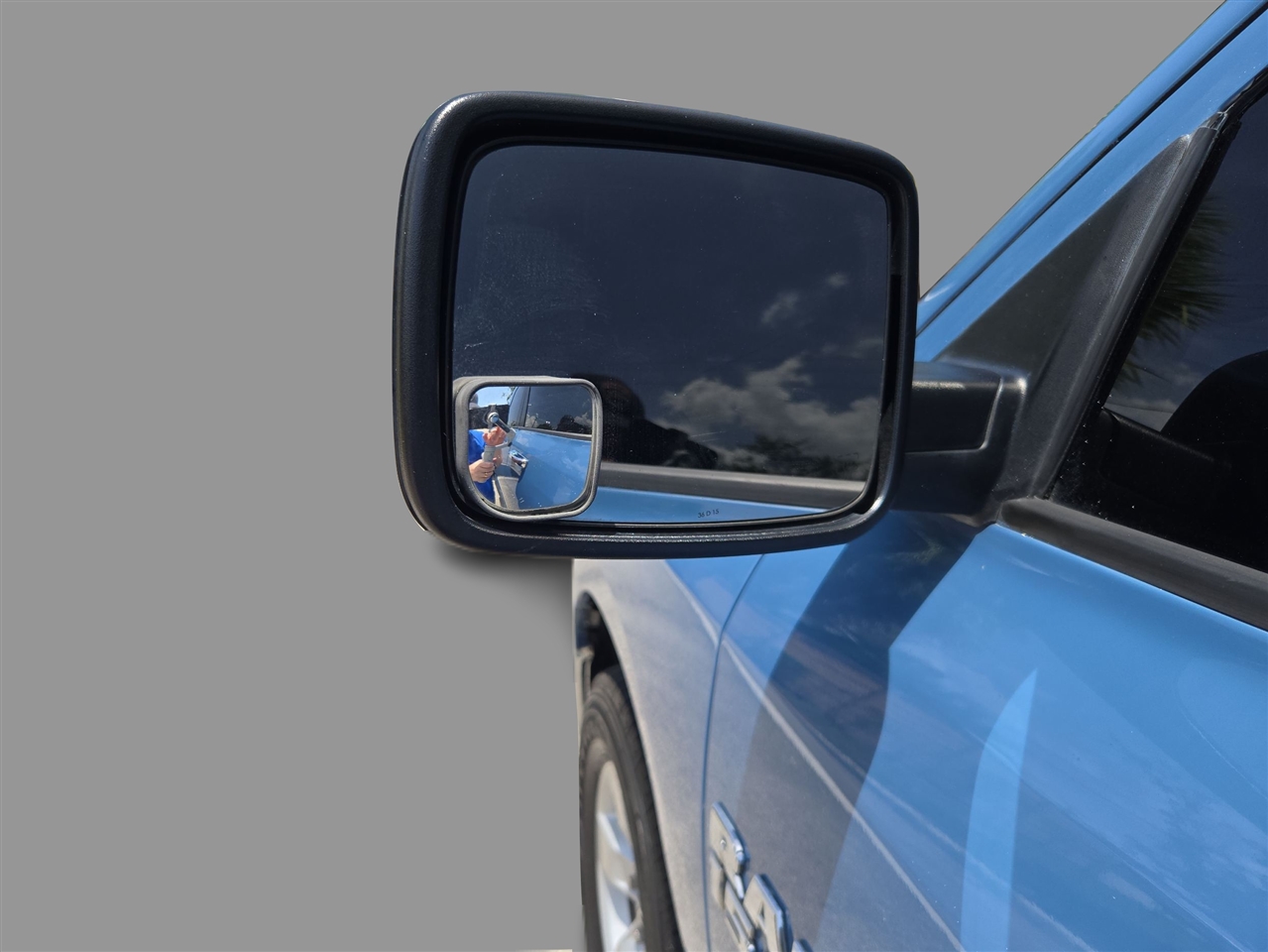 Dodge Ram 1500 SLT  2016