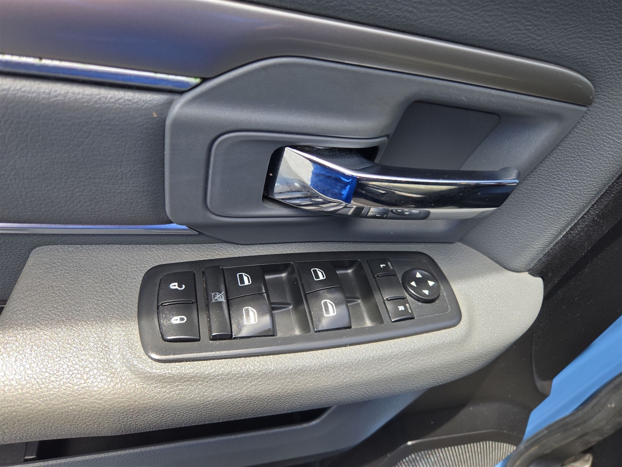 Dodge Ram 1500 SLT  2016