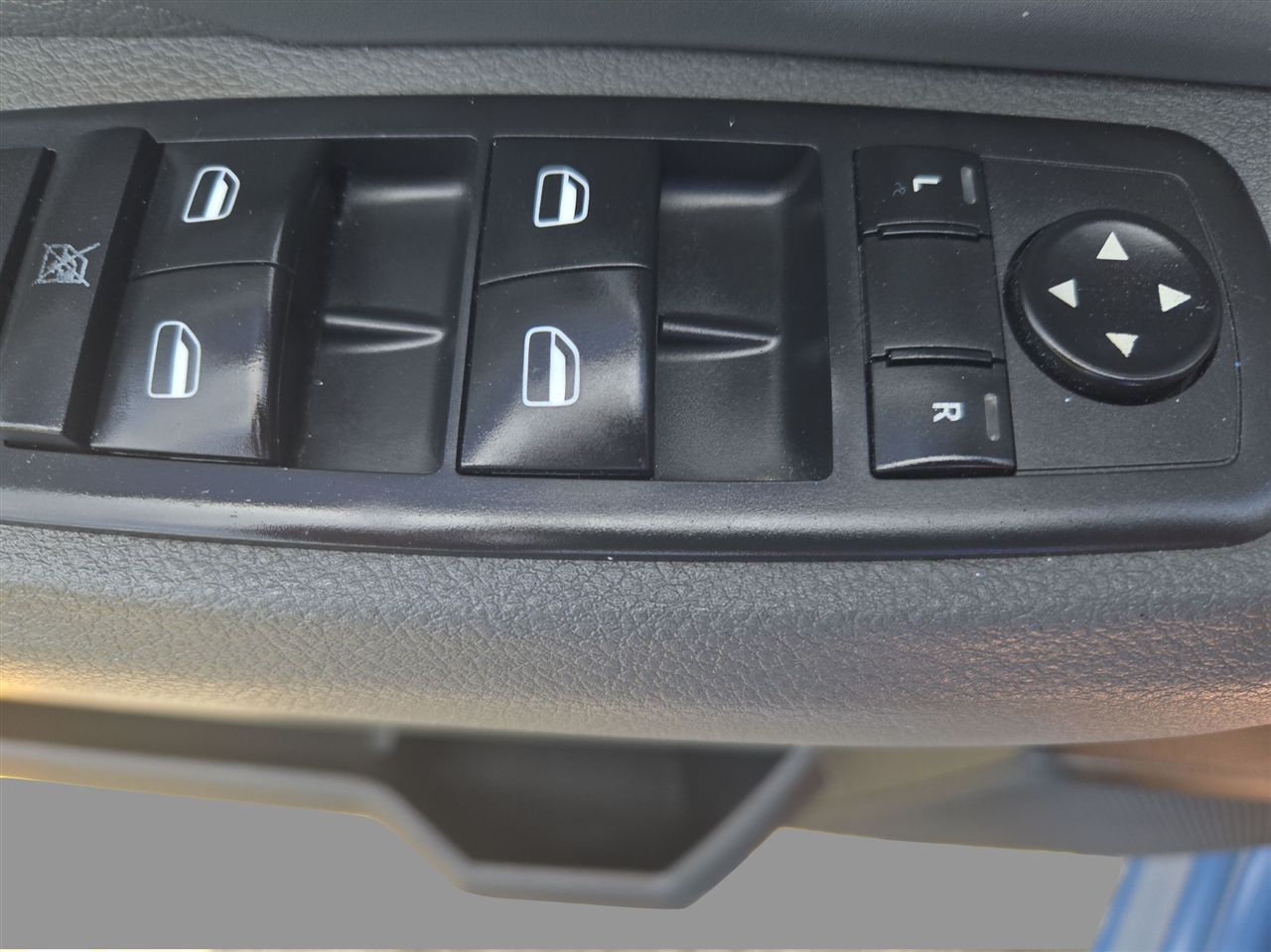 Dodge Ram 1500 SLT  2016