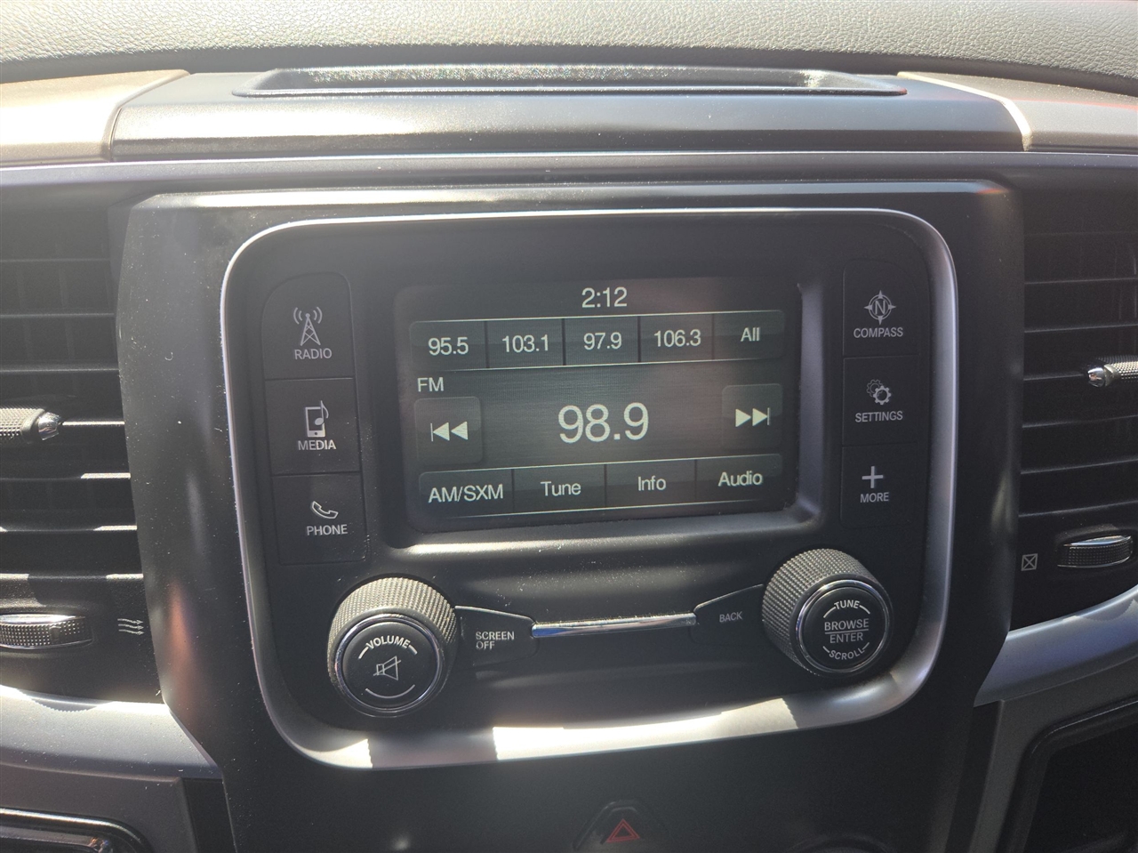 Dodge Ram 1500 SLT  2016