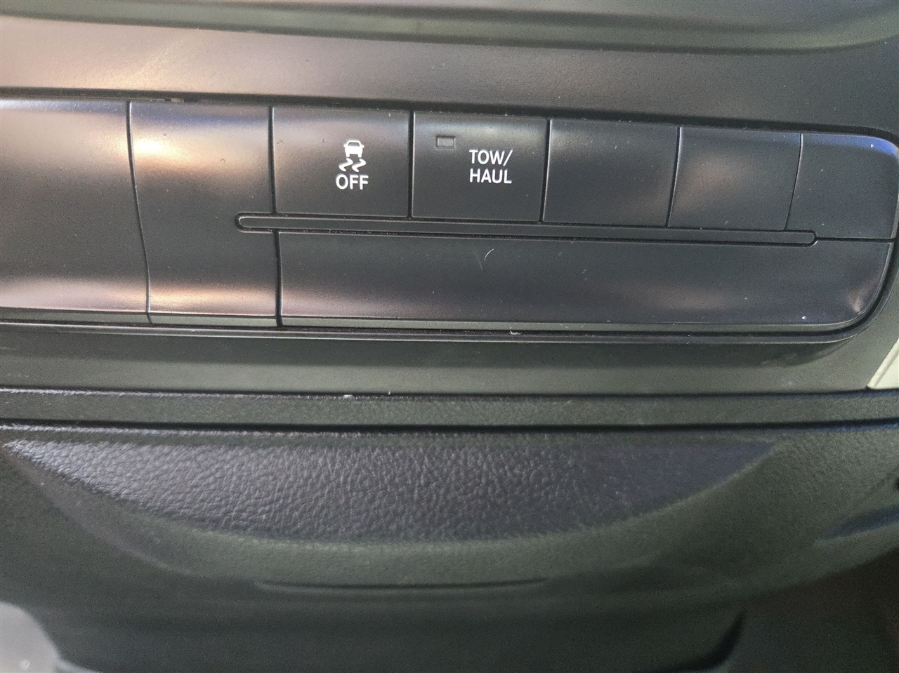 Dodge Ram 1500 SLT  2016