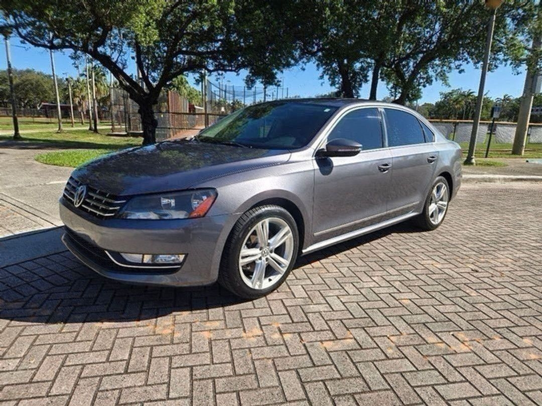 2012 Volkswagen Passat 4dr Sdn 2.0L DSG TDI SEL Premium