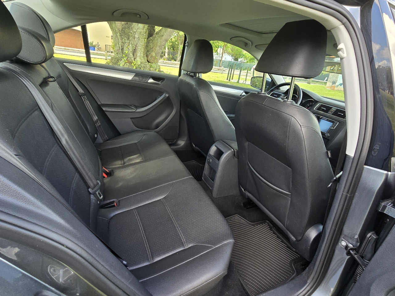 Volkswagen Jetta  2017