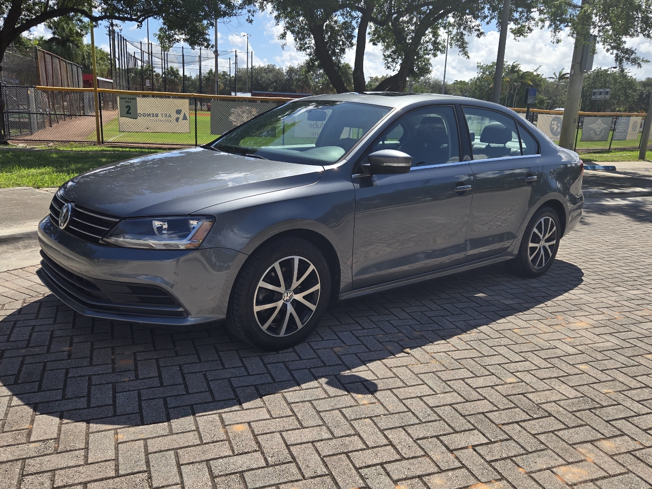 Volkswagen Jetta  2017