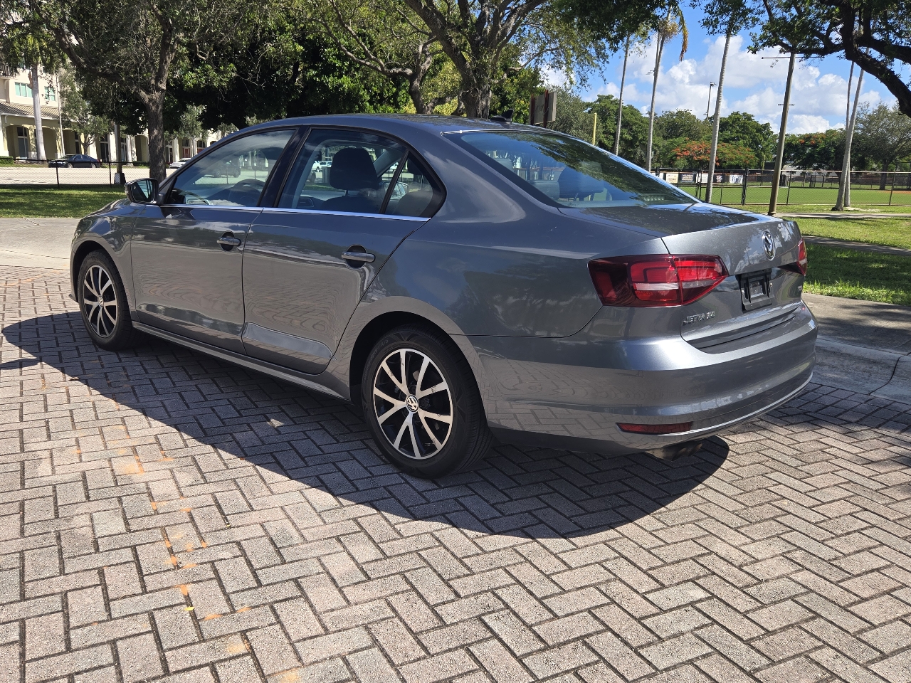 Volkswagen Jetta  2017