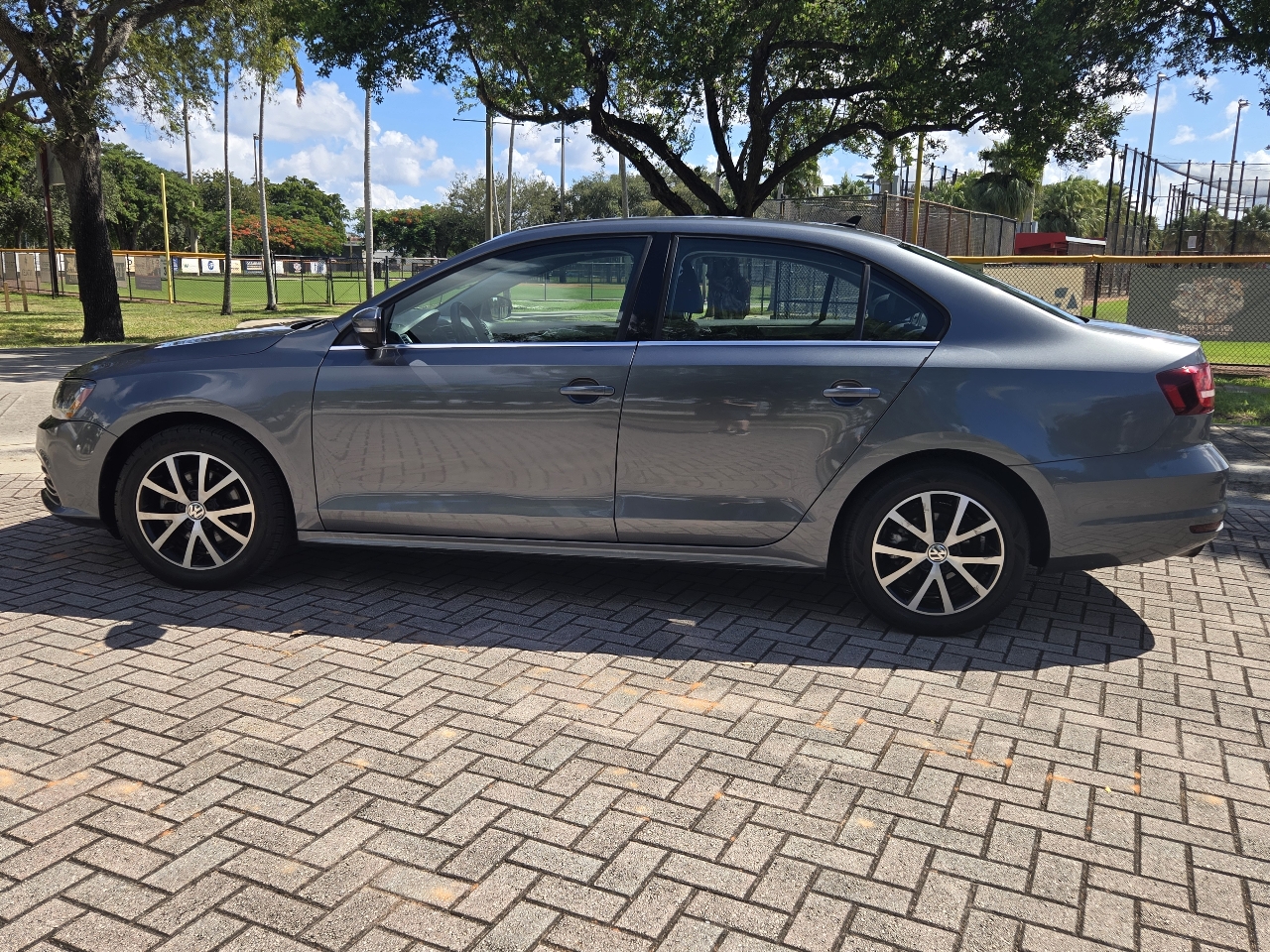 Volkswagen Jetta  2017