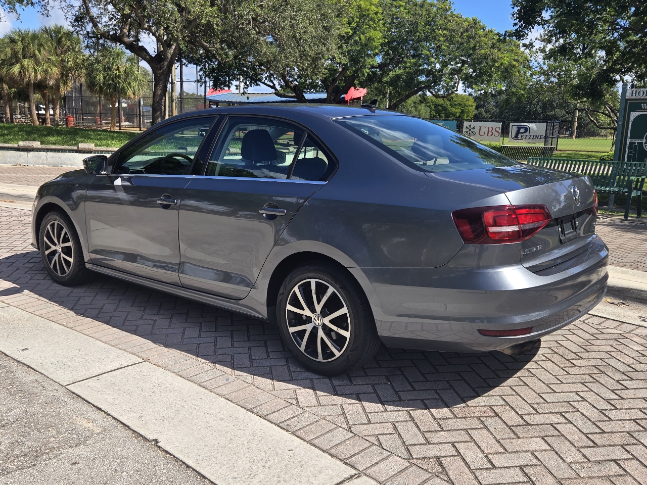 Volkswagen Jetta  2017