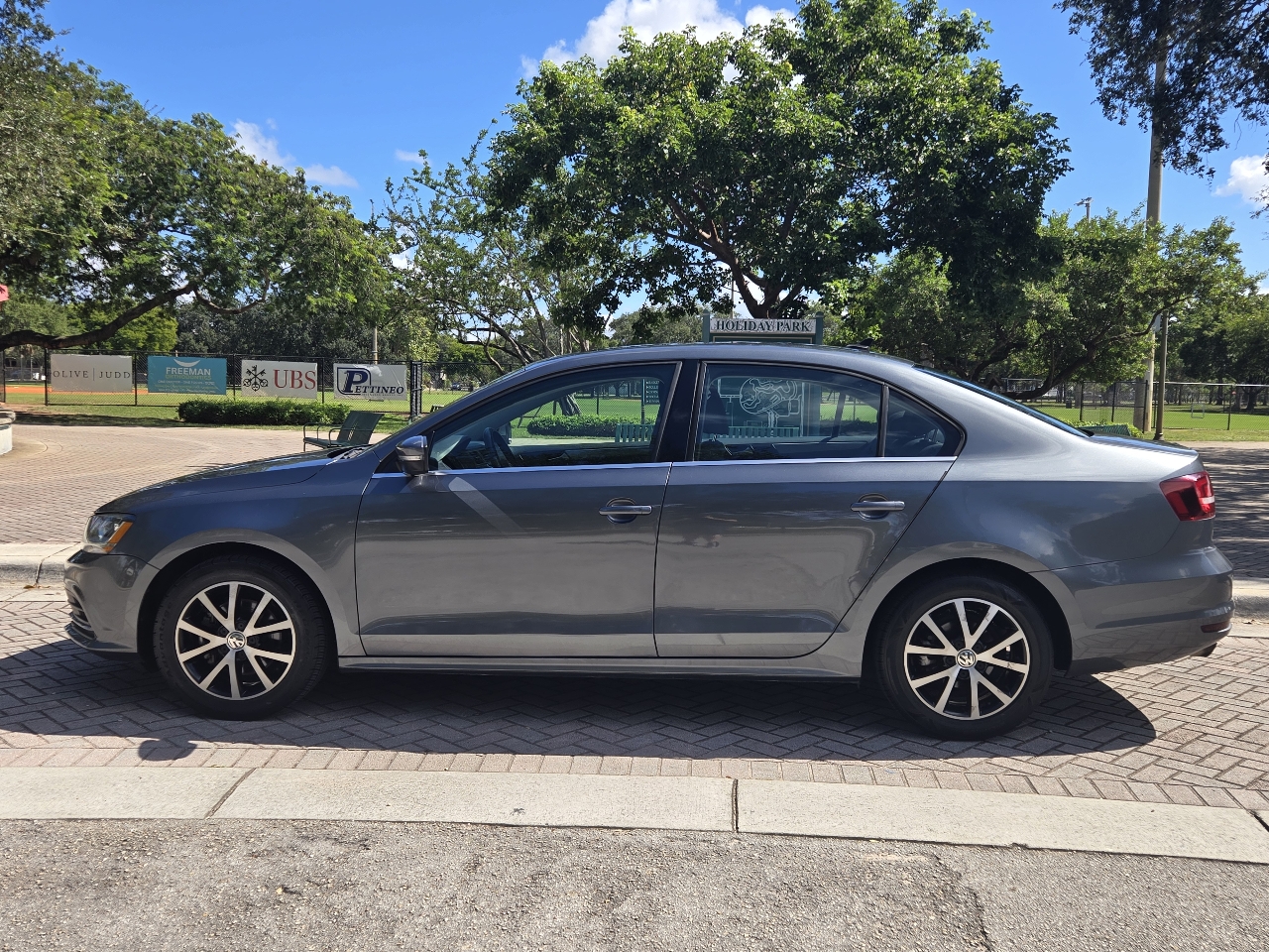 Volkswagen Jetta  2017