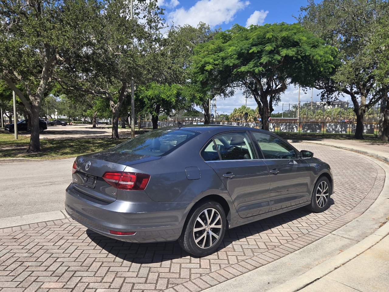 Volkswagen Jetta  2017