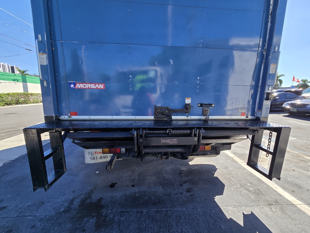 Isuzu NPR GAS CREW 150" WB 12000 GVWR IBT PWL 2009