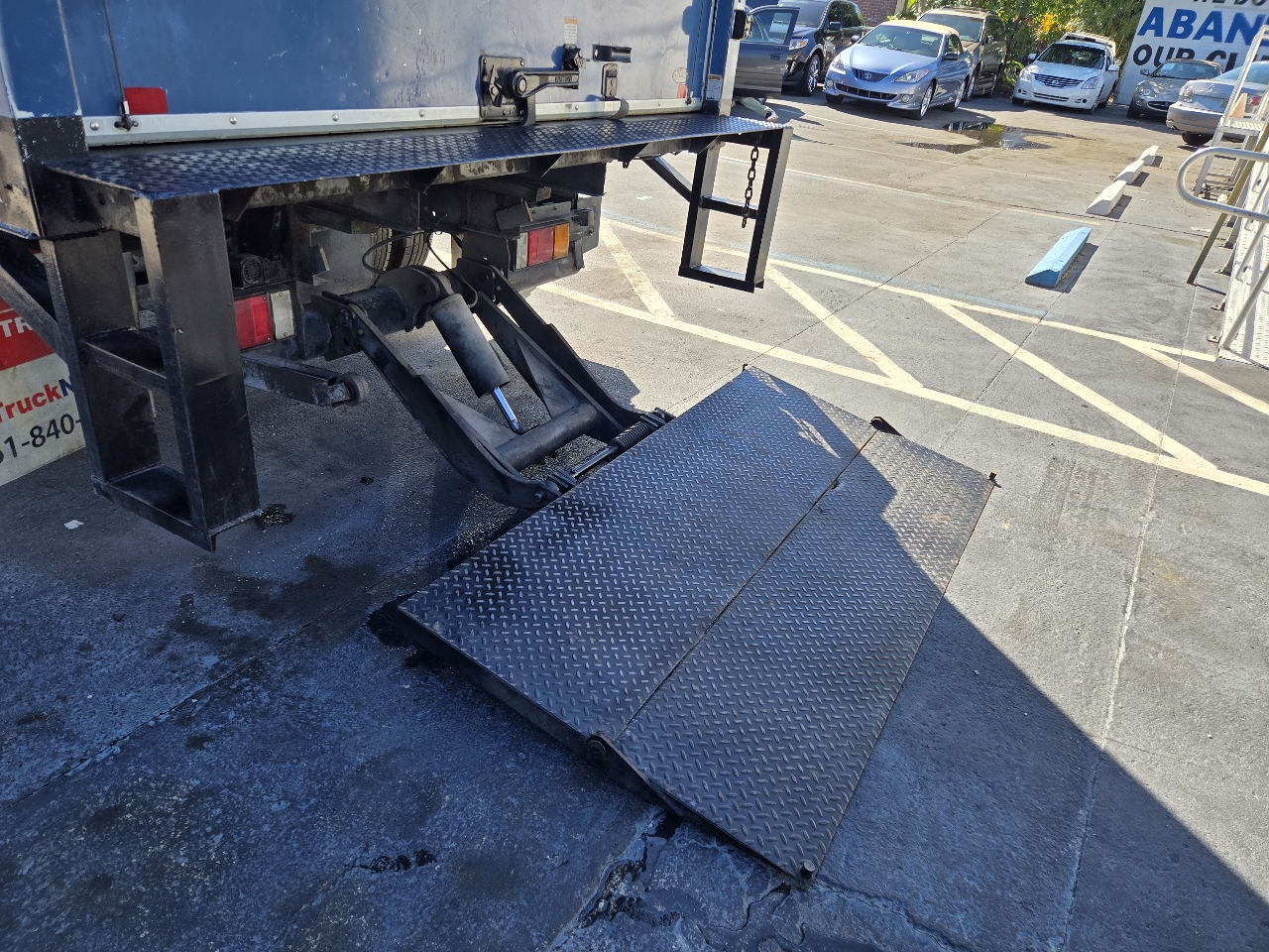 Isuzu NPR GAS CREW 150" WB 12000 GVWR IBT PWL 2009