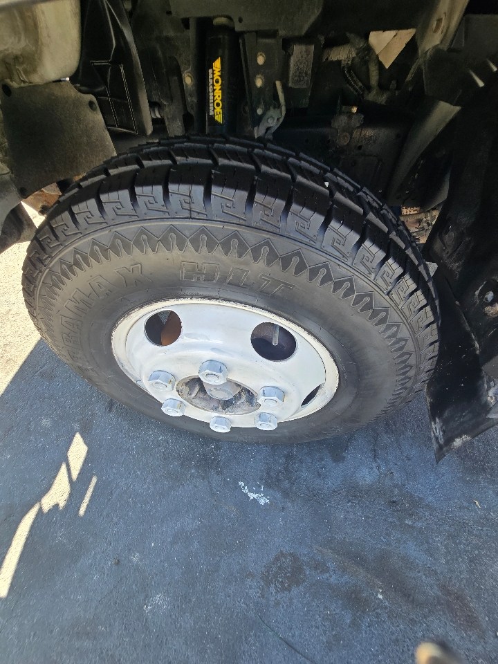 Isuzu NPR GAS CREW 150" WB 12000 GVWR IBT PWL 2009