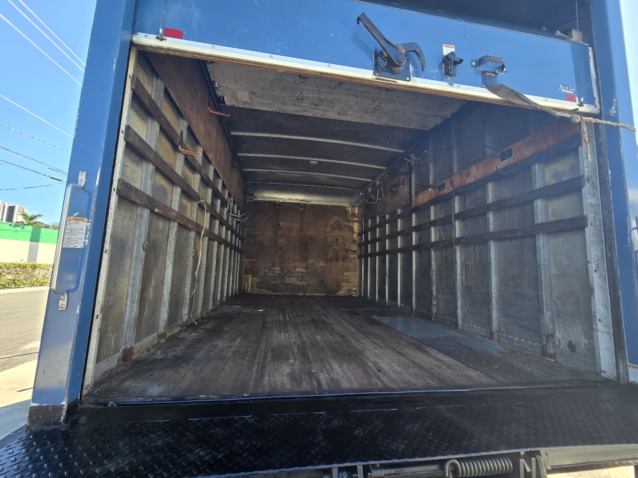 Isuzu NPR GAS CREW 150" WB 12000 GVWR IBT PWL 2009