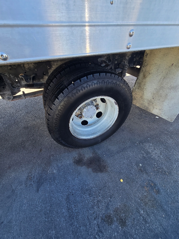 Isuzu NPR GAS CREW 150" WB 12000 GVWR IBT PWL 2009