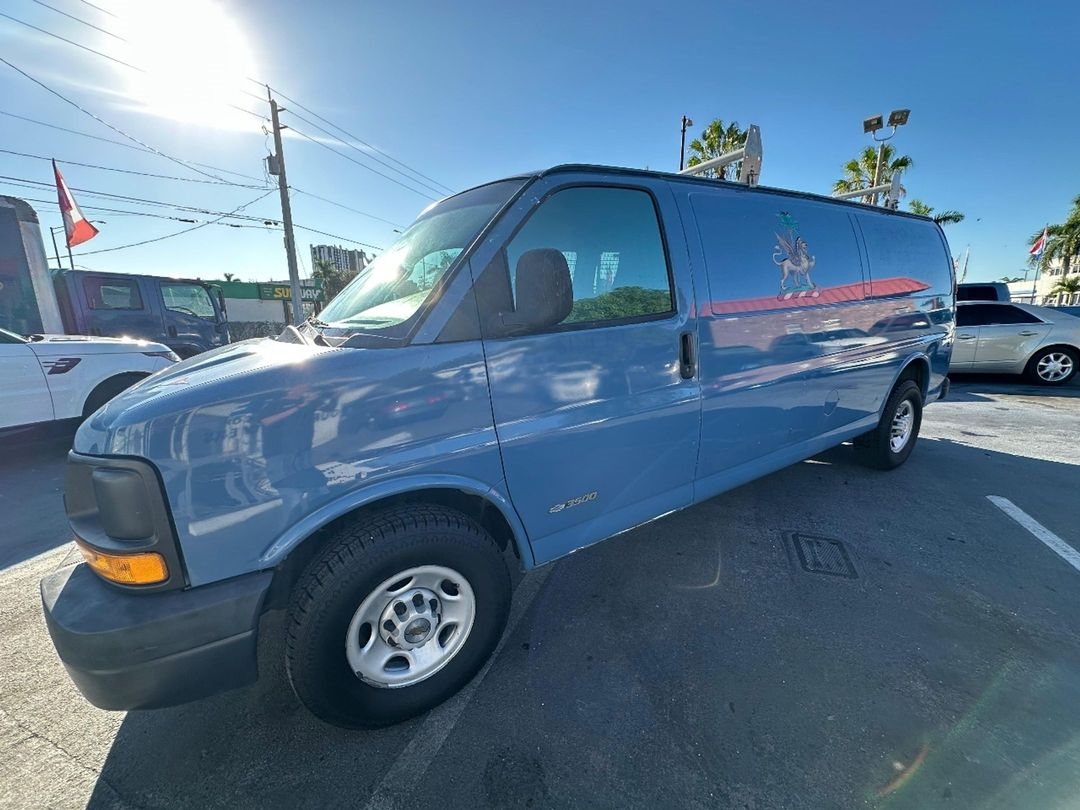 2004 Chevrolet Express Cargo Van 3500 155" WB RWD