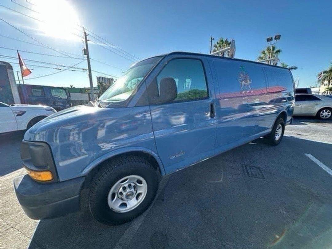 2004 Chevrolet Express Cargo Van 3500 155" WB RWD