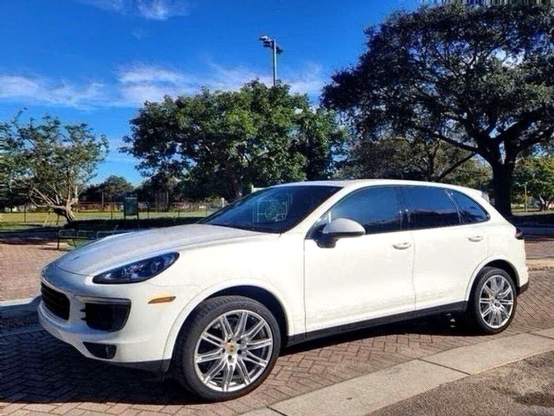 Porsche Cayenne Platinum Edition AWD 2017