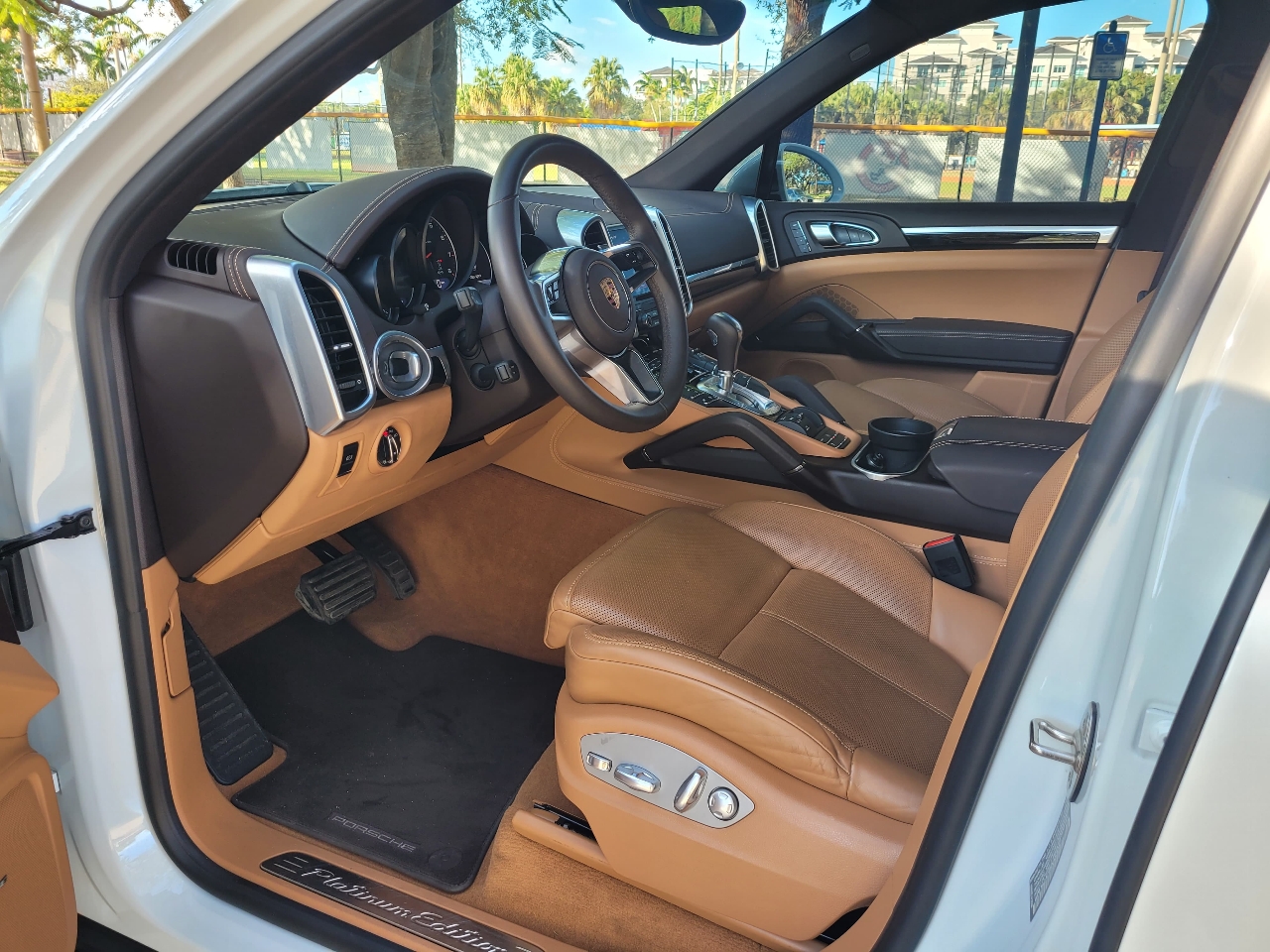 Porsche Cayenne Platinum Edition AWD 2017