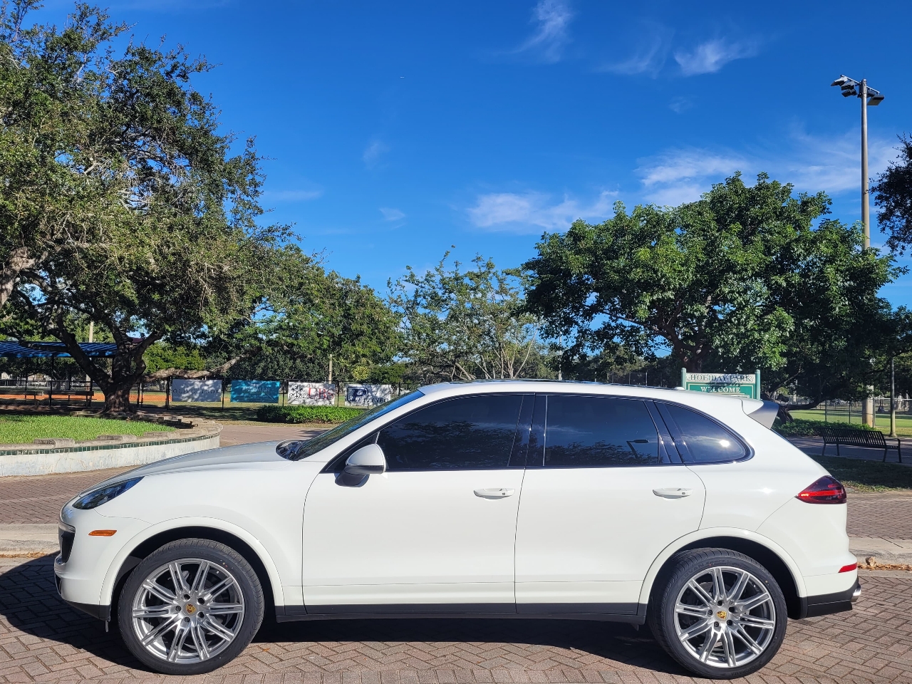 Porsche Cayenne Platinum Edition AWD 2017