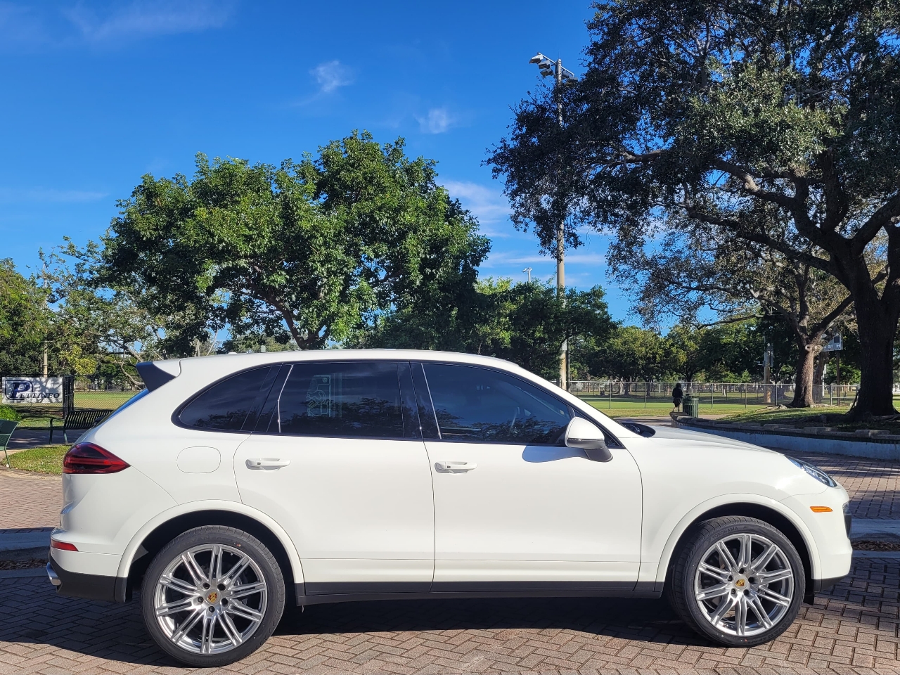 Porsche Cayenne Platinum Edition AWD 2017
